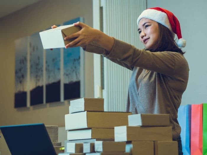 Holiday Shipping Deadlines by Carrier